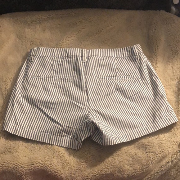 🔹4 for $30 Old Navy Blue and White Striped Shorts, size 2 - Picture 3 of 4